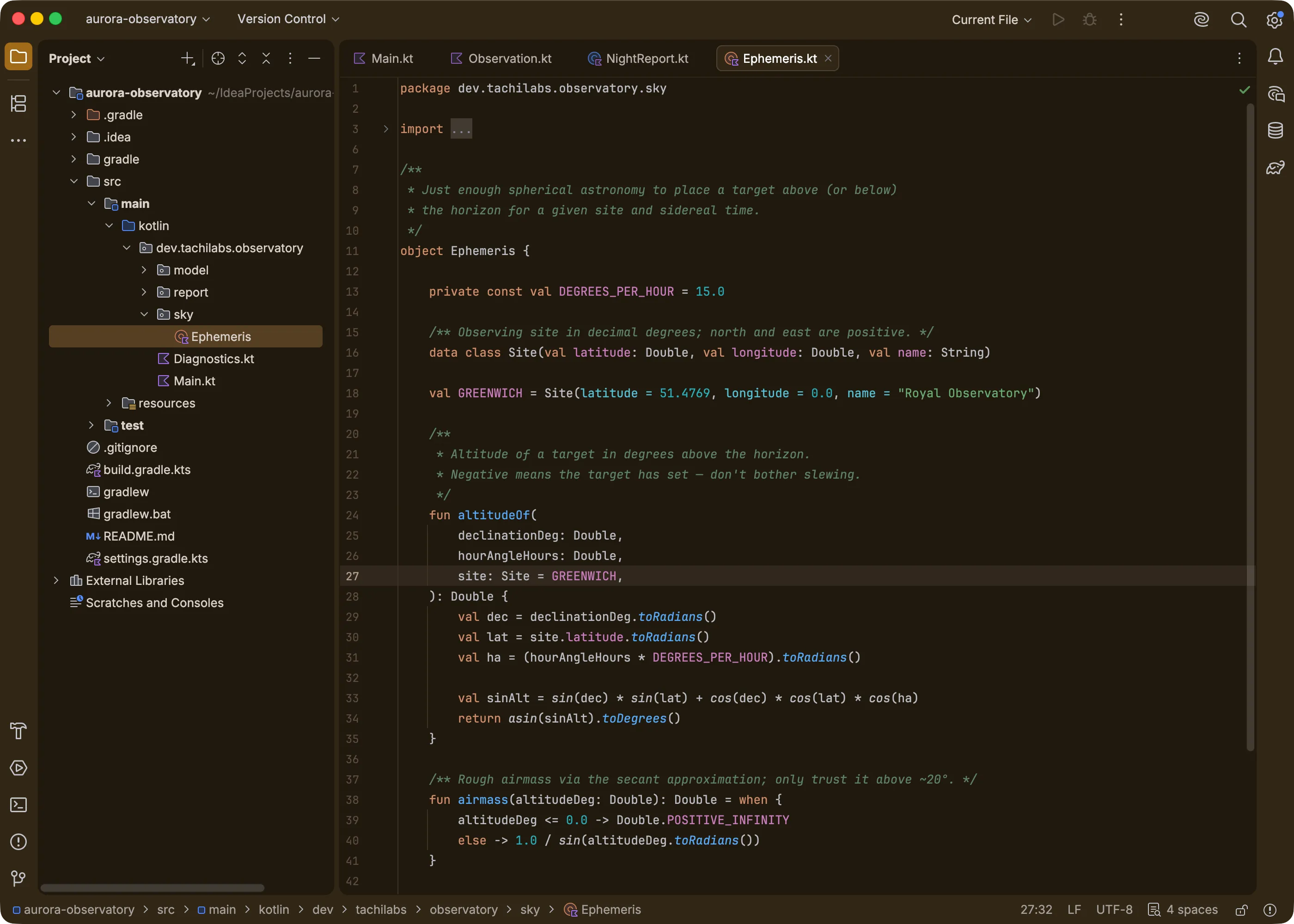 IntelliJ IDEA on the Islands Dark theme under the Gold preset with colorize background on